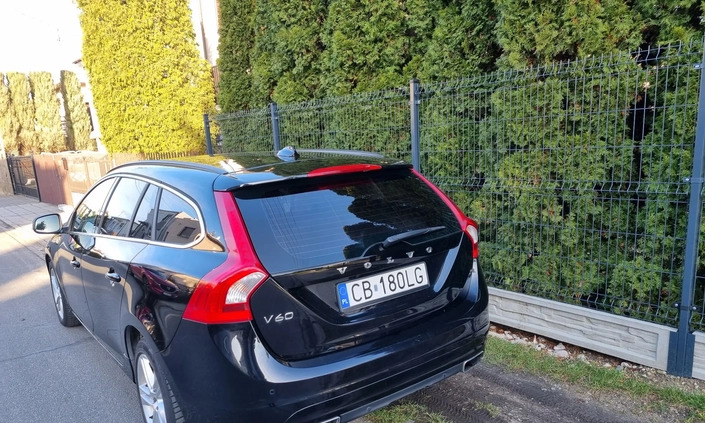 Volvo V60 cena 45000 przebieg: 244000, rok produkcji 2016 z Bydgoszcz małe 211